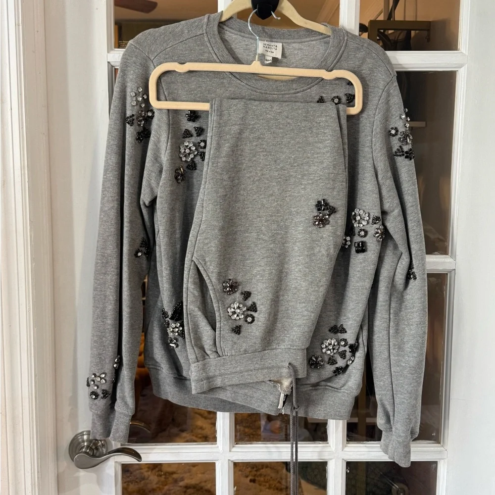 Hemant and Nandita Gray Embellished Crewneck Sweatshirt set - Picture 2 of 7